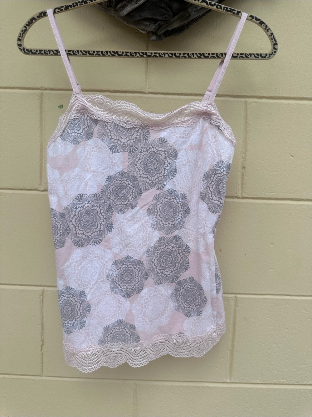 Ann Taylor Pale Pink Lace-Trim Floral Medallion Camisole S